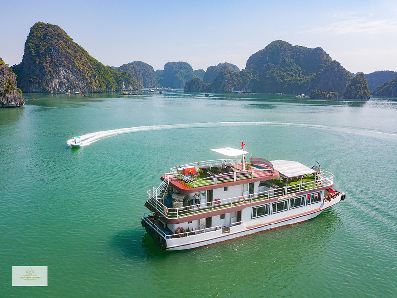 Tour du thuyền Vietnam Tonkin thăm vịnh Lan Hạ 1 ngày